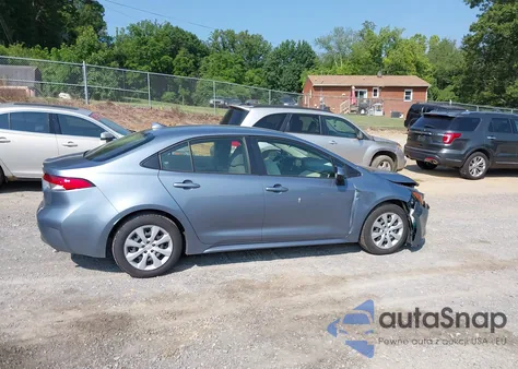 2022 Toyota Corolla Le z USA, uszkodzony, nr VIN JTDEPMAE2NJ221443